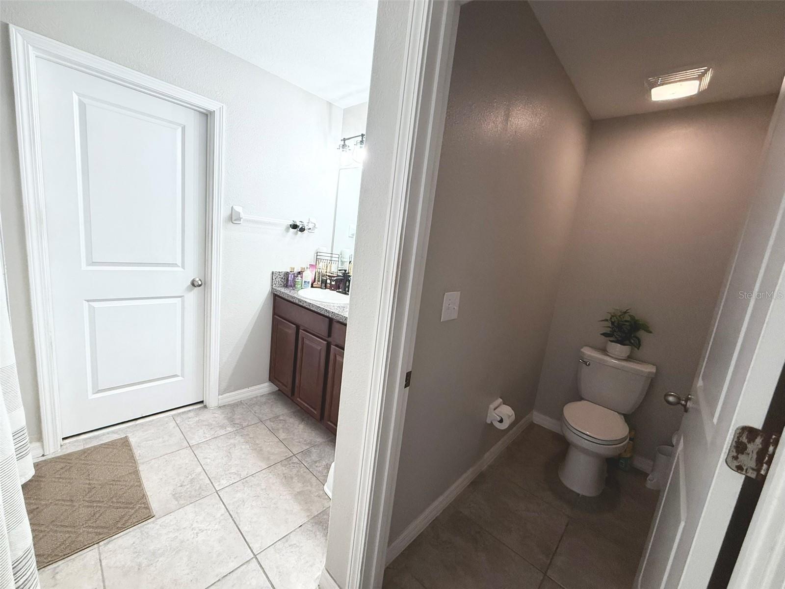 Listing photo id 12 for 10221 Carloway Hills Drive