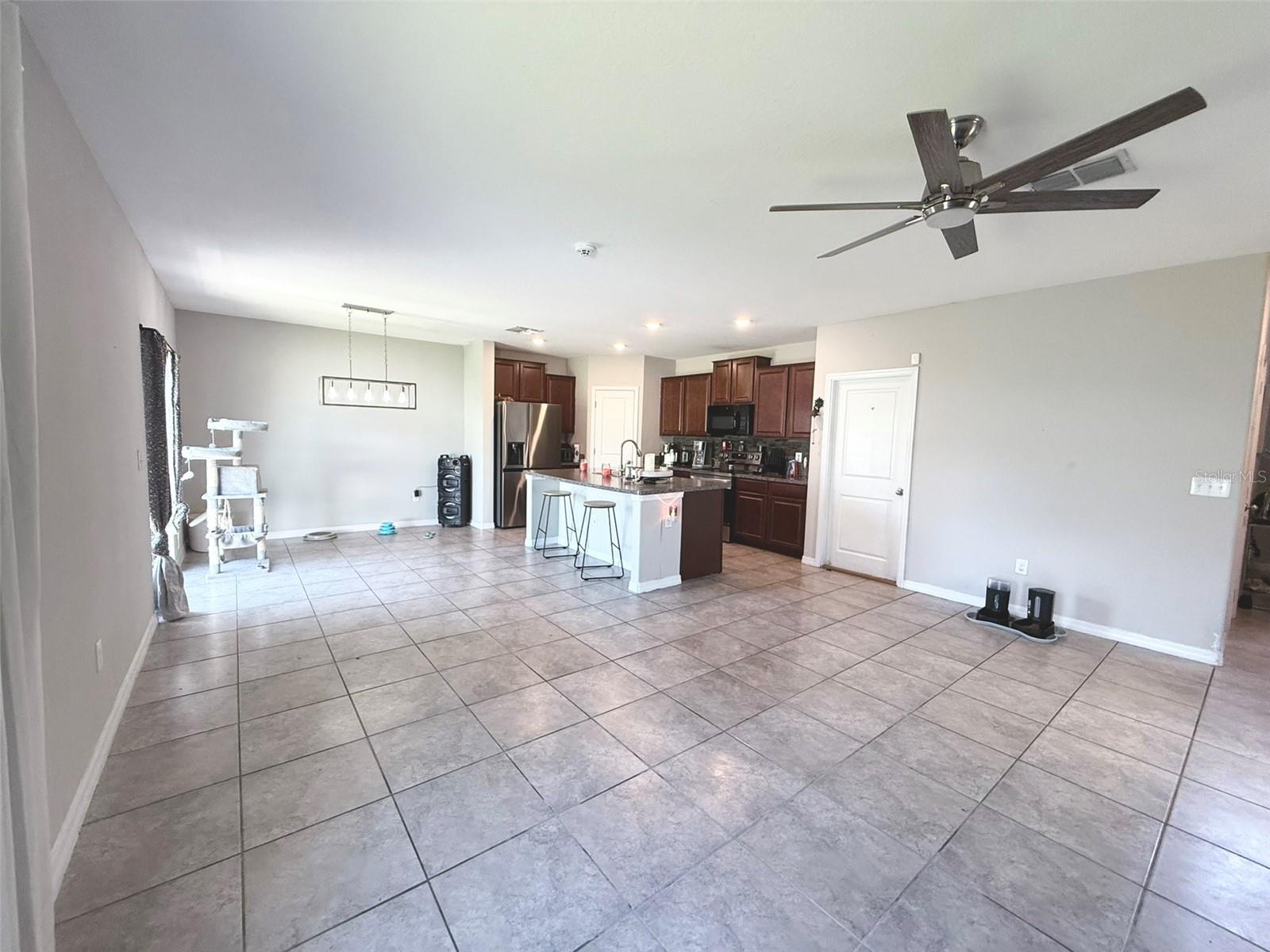 Listing photo id 3 for 10221 Carloway Hills Drive