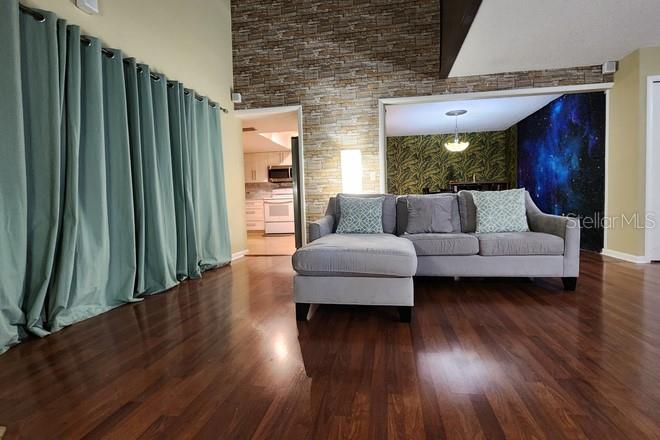 Image 3 of 18 For 4811 Puritan Circle 4811