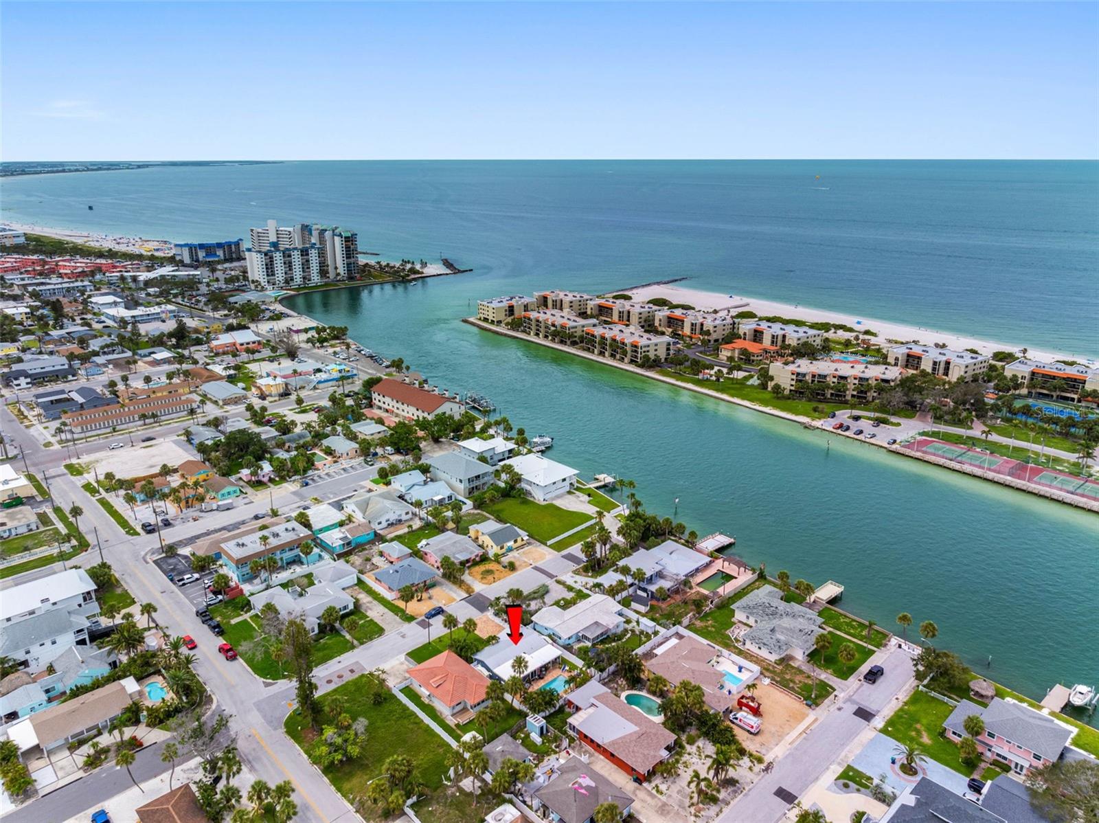 Listing photo id 0 for 621 77th Avenue