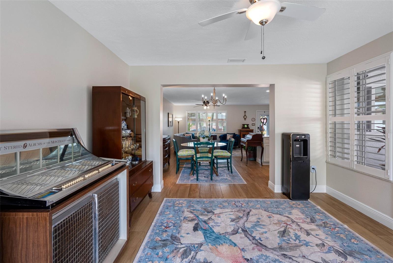 Listing photo id 22 for 621 77th Avenue