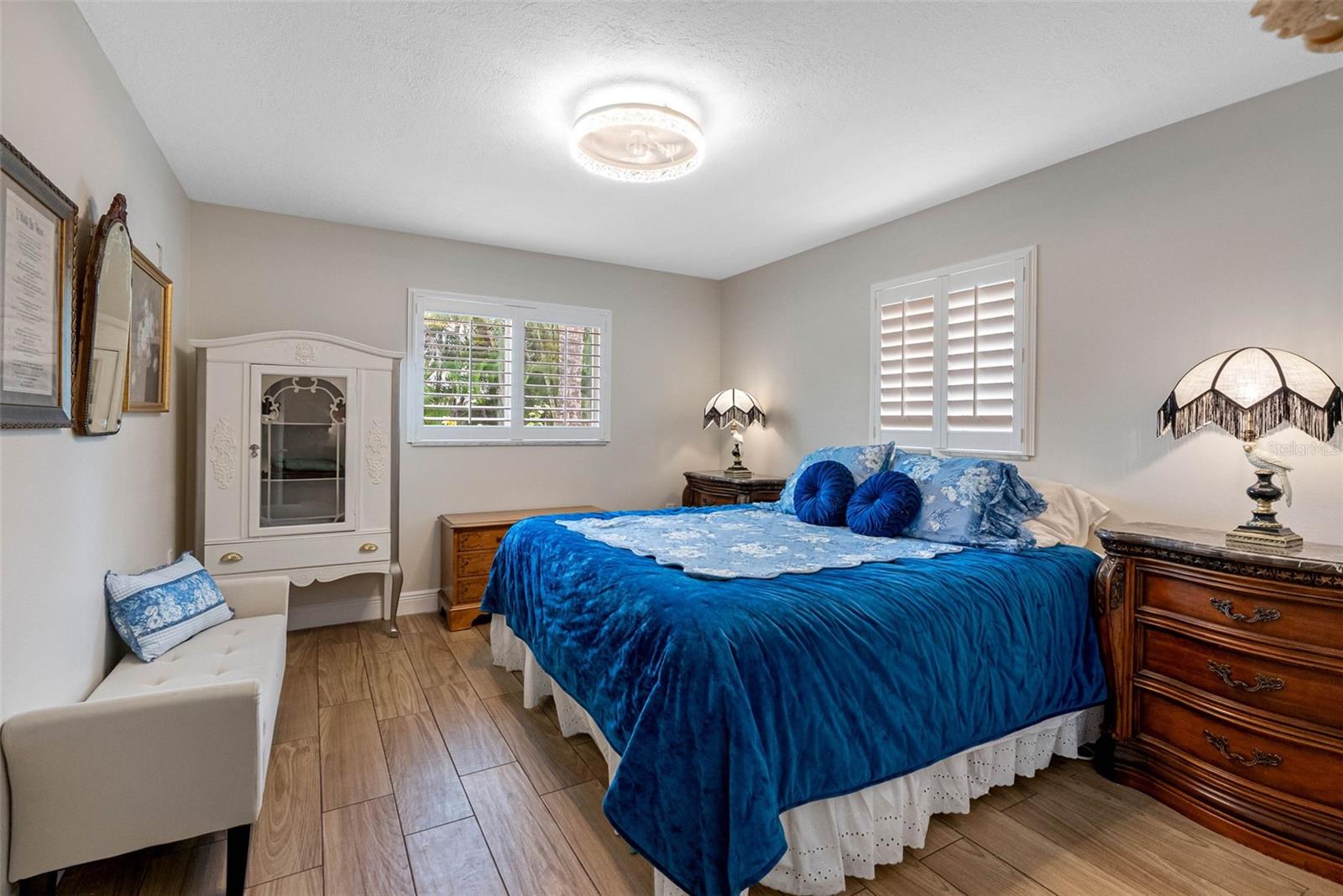 Listing photo id 23 for 621 77th Avenue