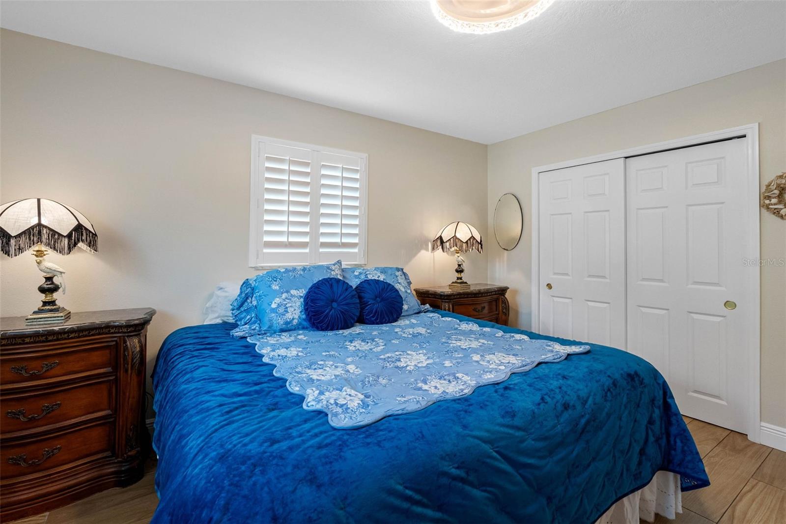 Listing photo id 24 for 621 77th Avenue