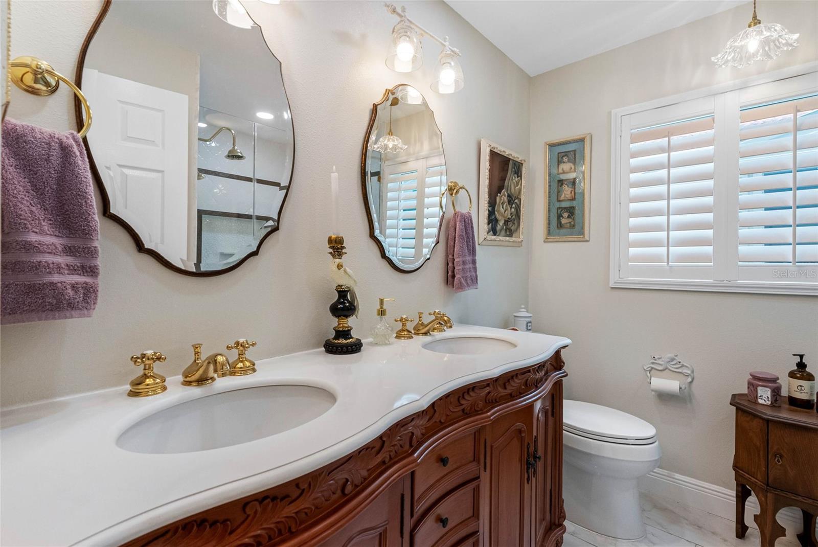 Listing photo id 25 for 621 77th Avenue
