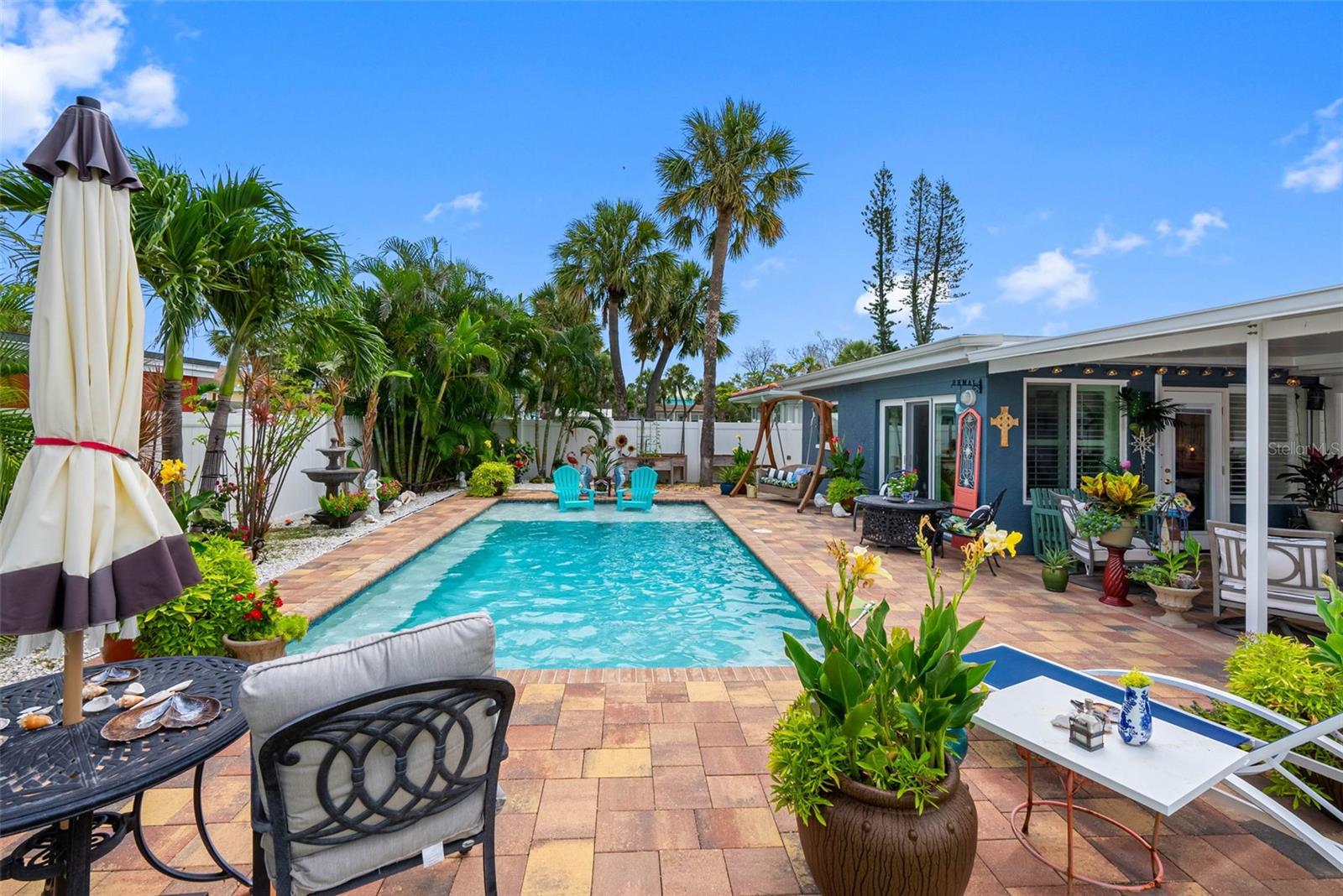 Listing photo id 29 for 621 77th Avenue