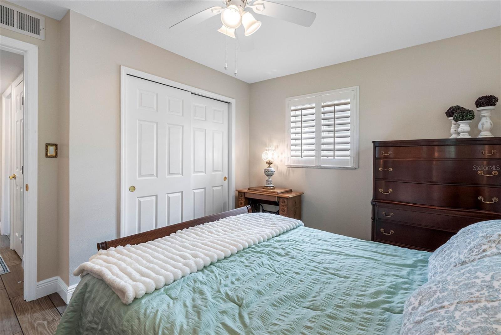 Listing photo id 31 for 621 77th Avenue