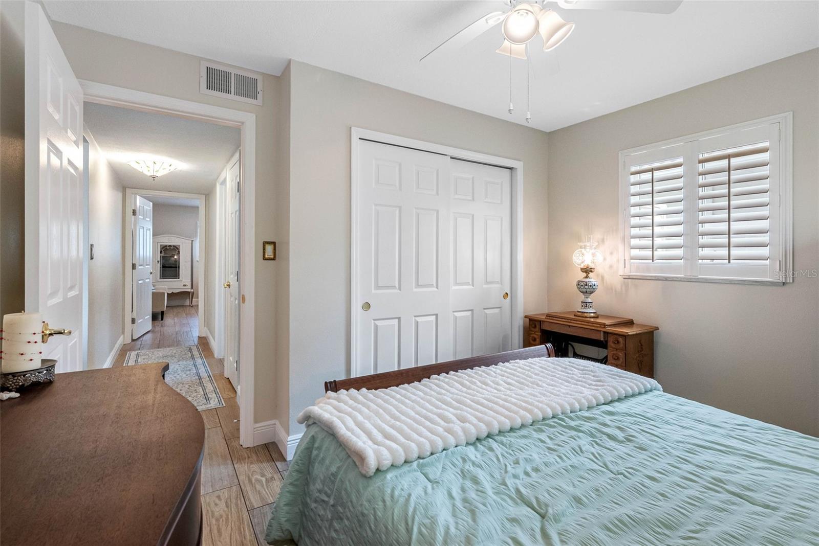 Listing photo id 32 for 621 77th Avenue