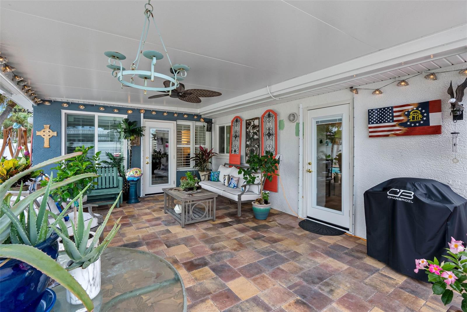 Listing photo id 36 for 621 77th Avenue