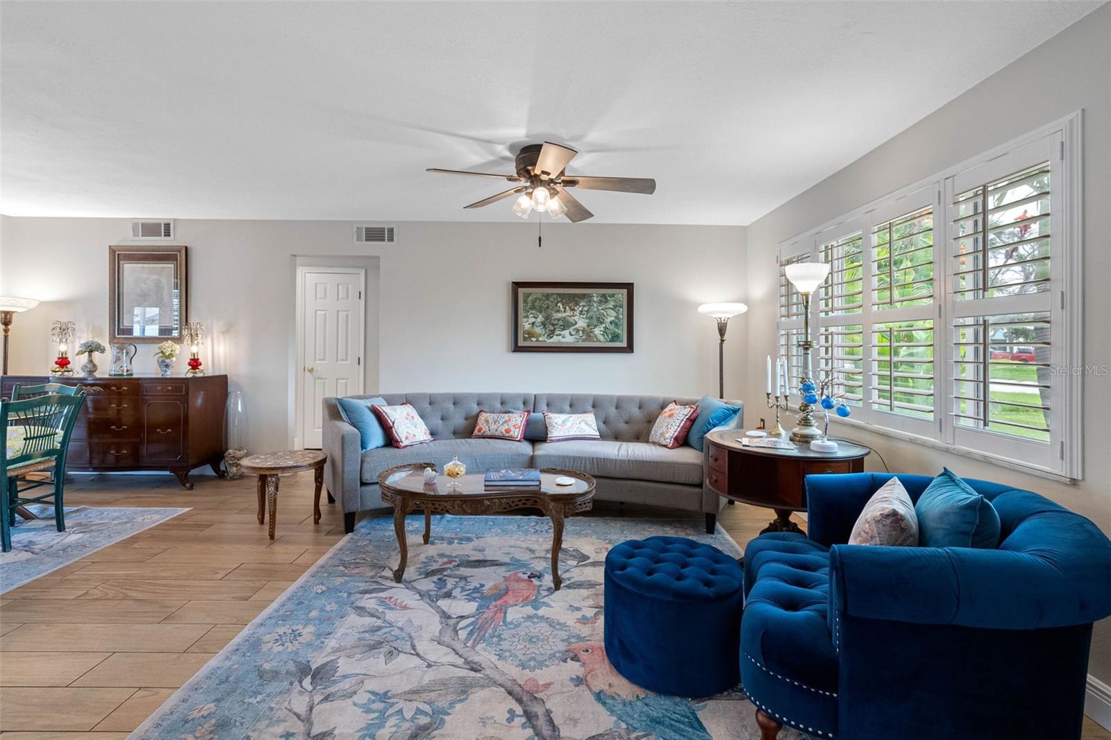 Listing photo id 2 for 621 77th Avenue