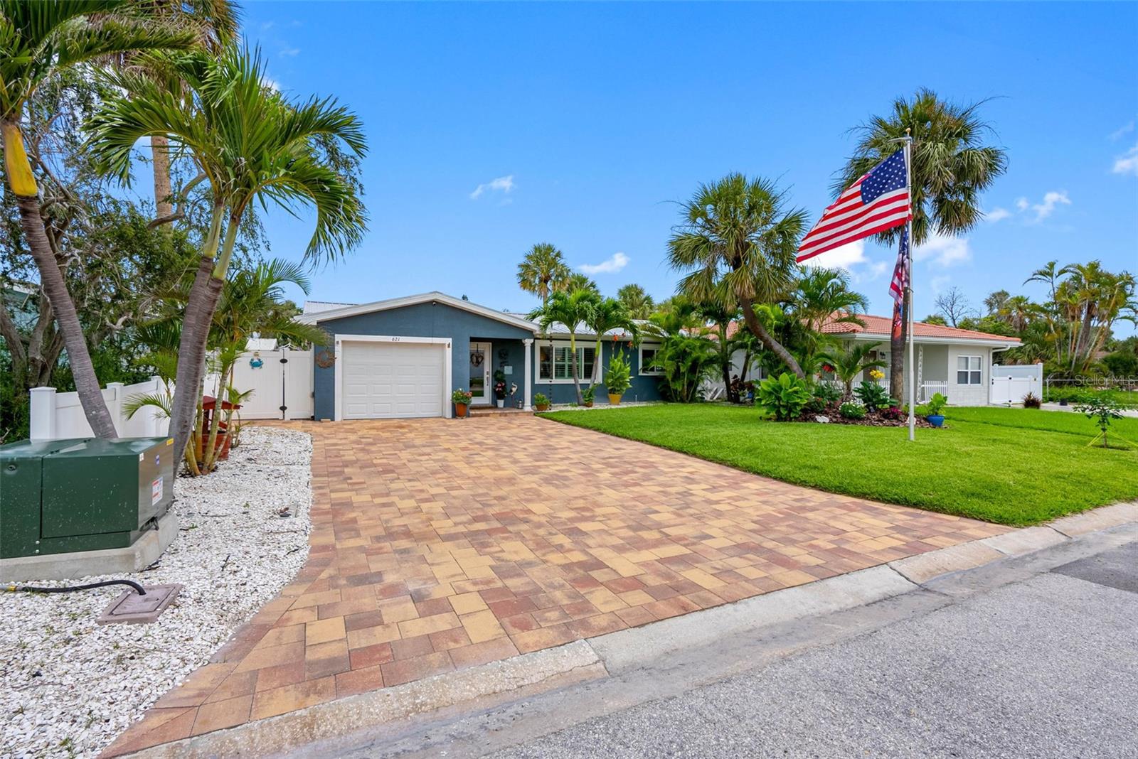 Listing photo id 40 for 621 77th Avenue