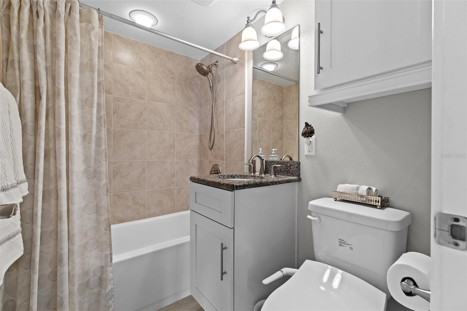 Image 30 of 47 For 223 Island Way  2c