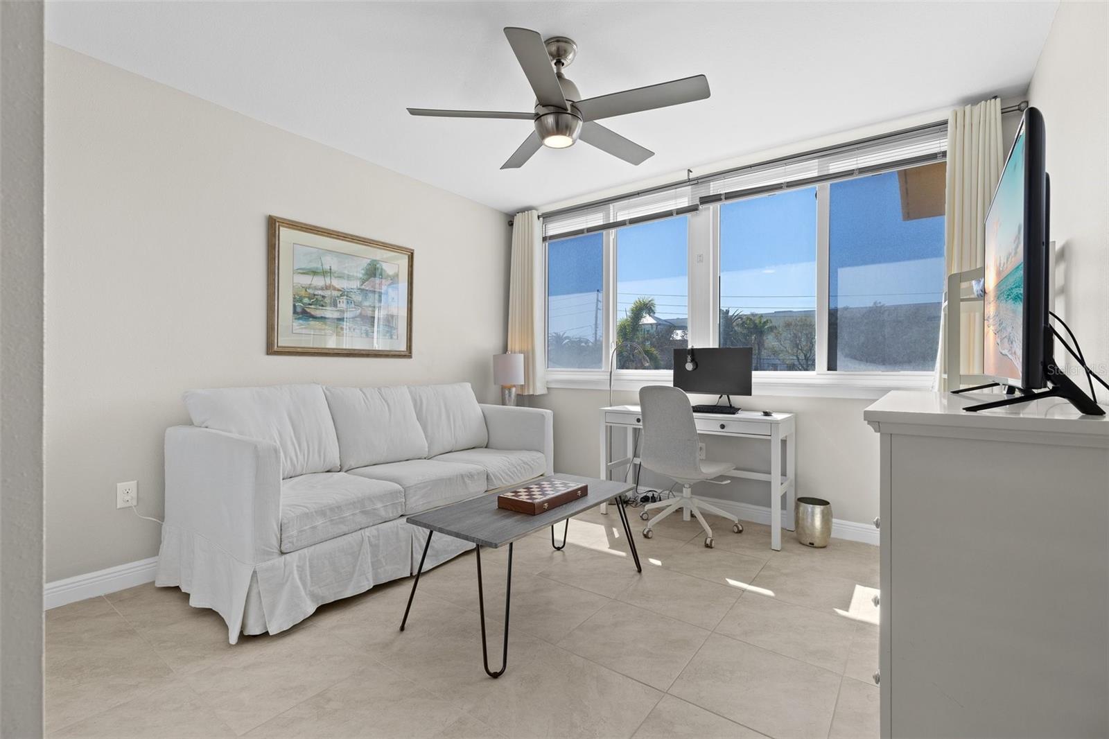 Image 31 of 47 For 223 Island Way  2c