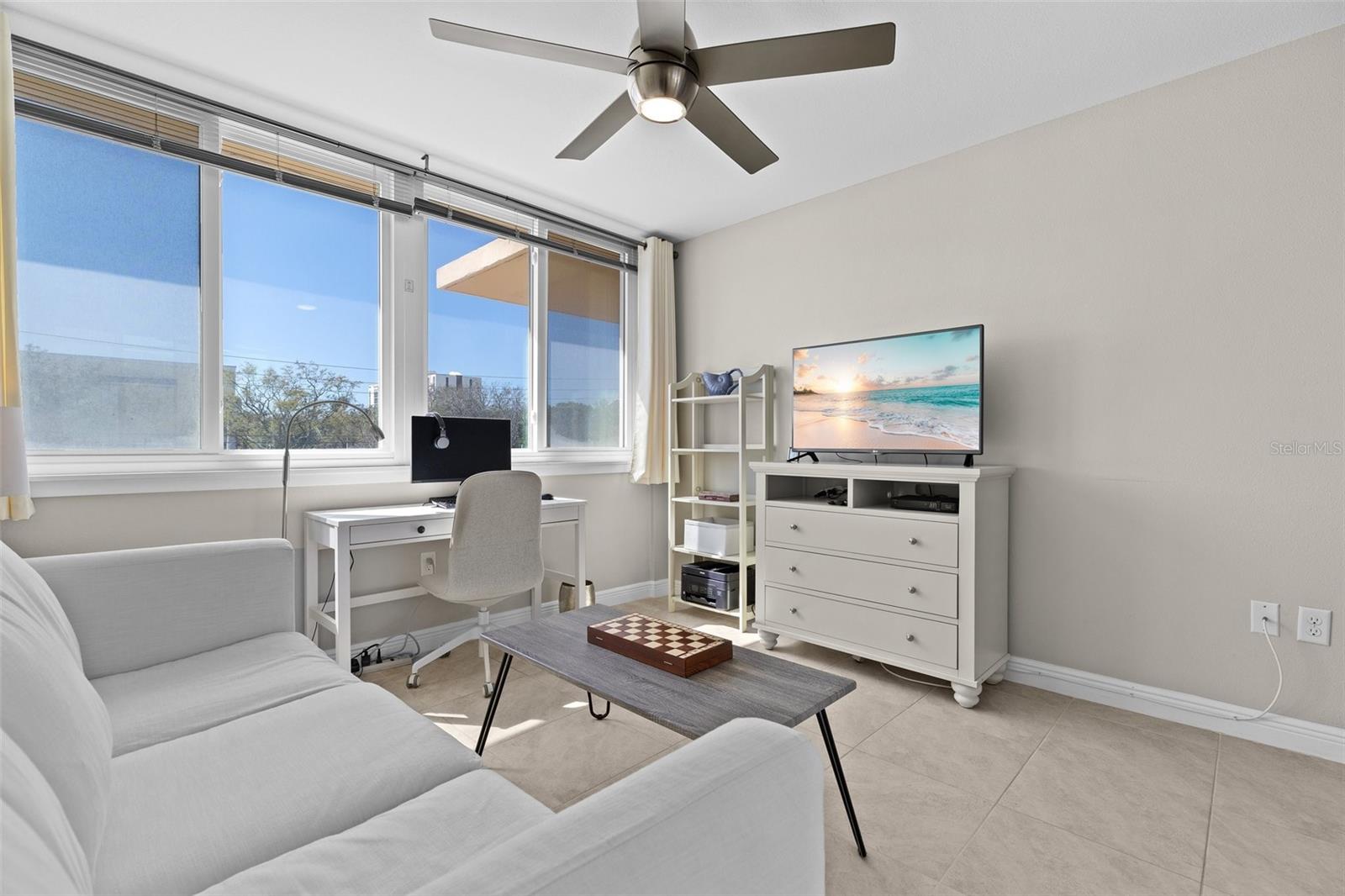 Image 32 of 47 For 223 Island Way  2c