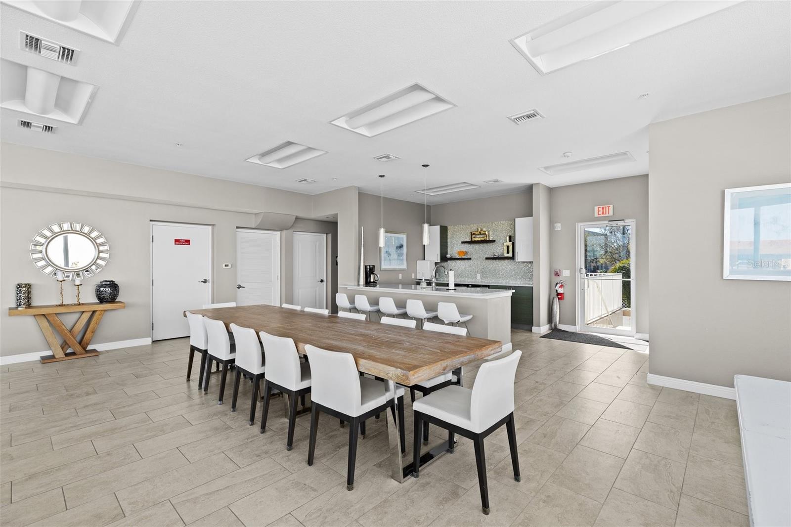 Image 41 of 47 For 223 Island Way  2c