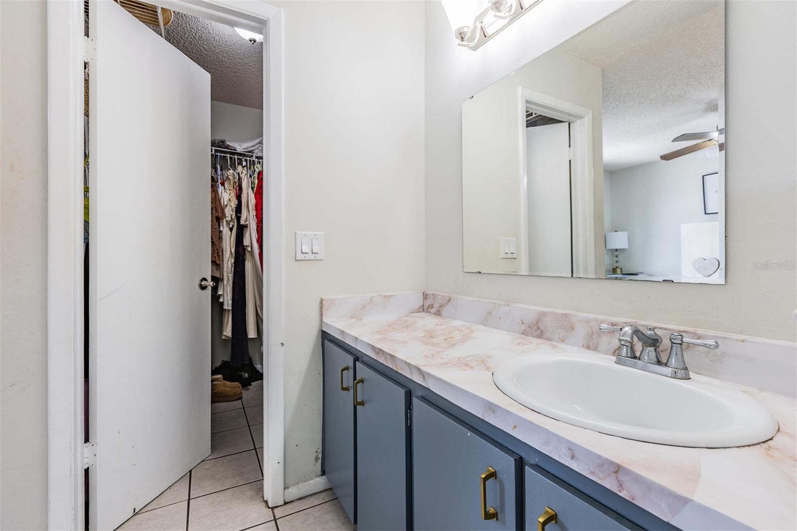Image 16 of 28 For 10520 Winrock Place