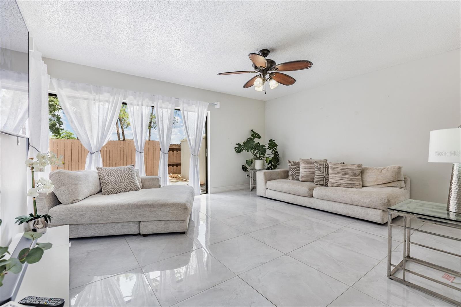 Image 5 of 28 For 10520 Winrock Place