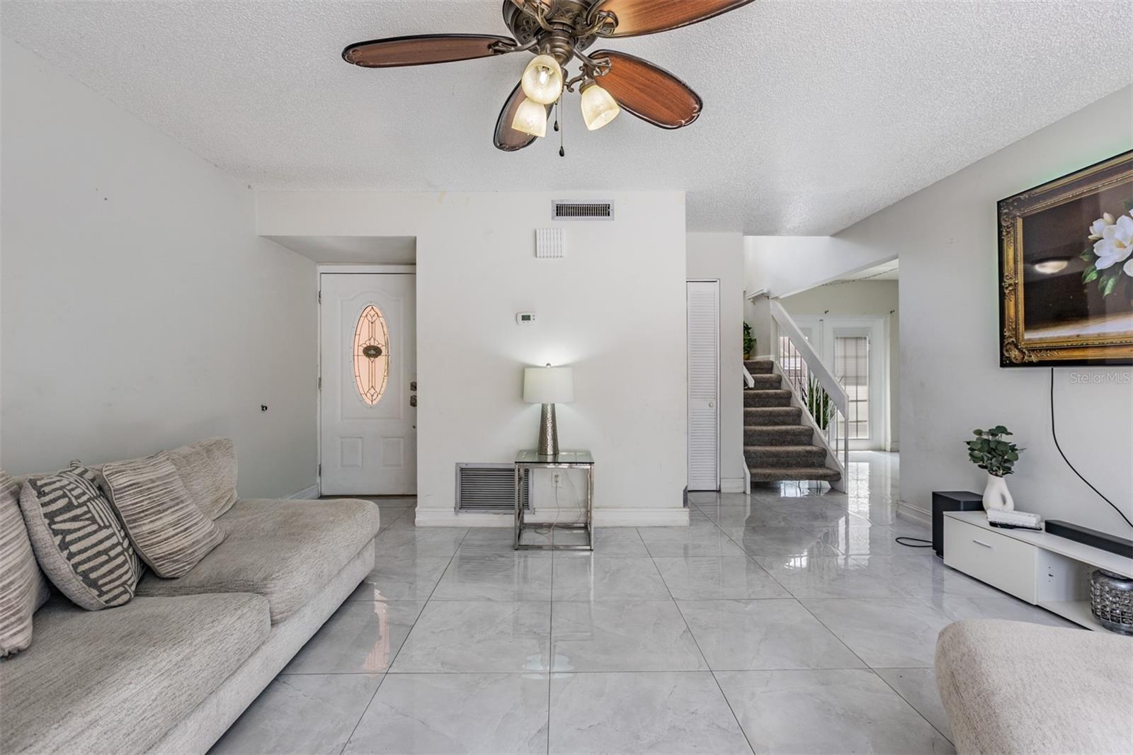 Image 6 of 28 For 10520 Winrock Place