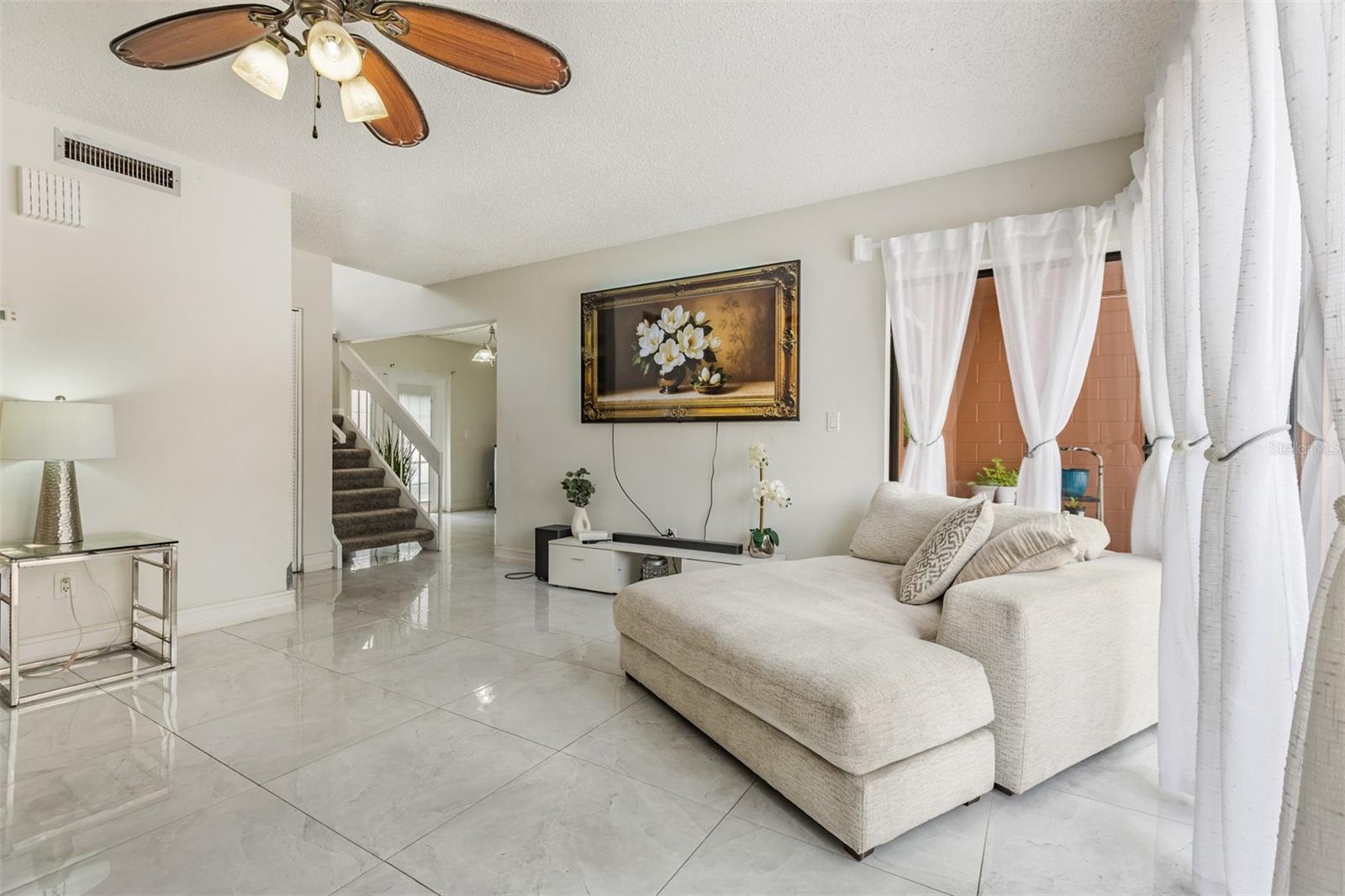 Image 7 of 28 For 10520 Winrock Place