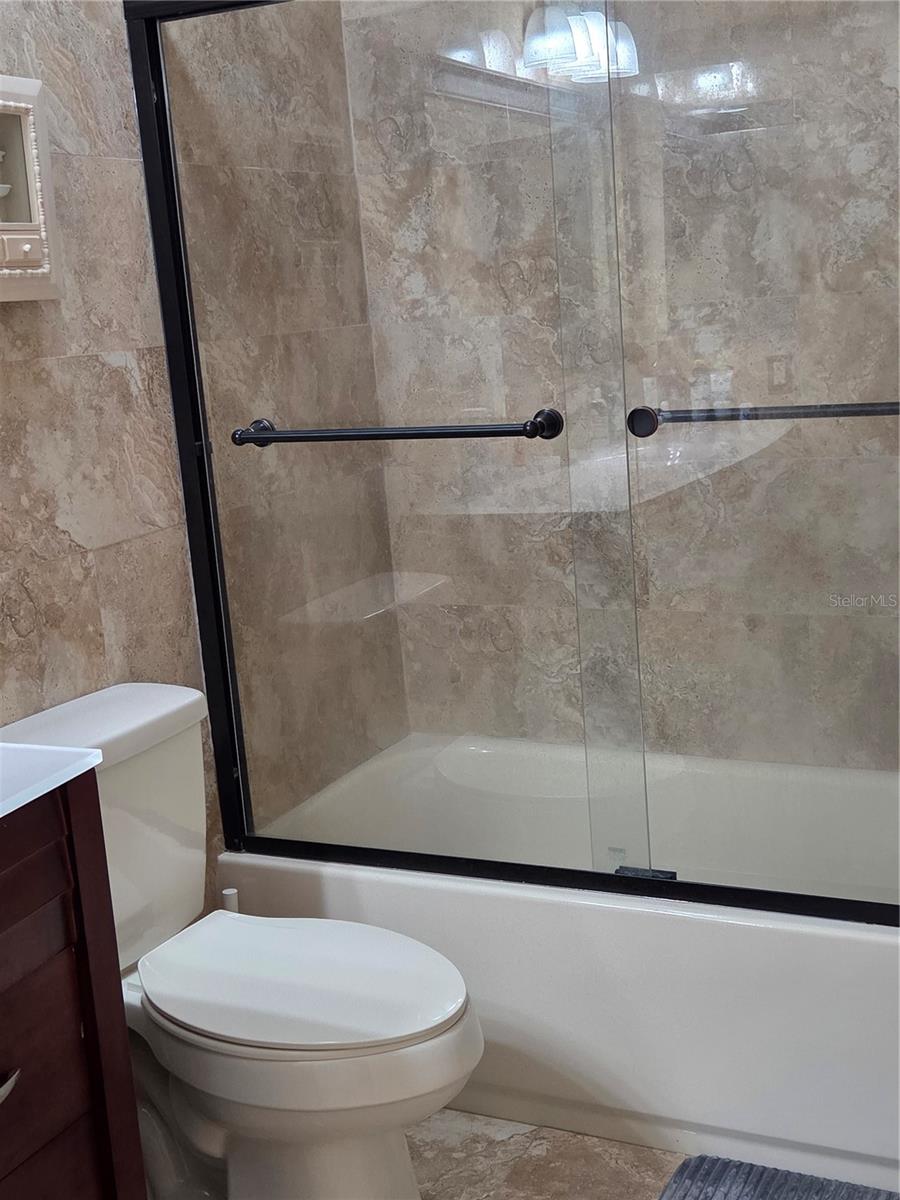 Image 18 of 29 For 8718 Lindenhurst Place