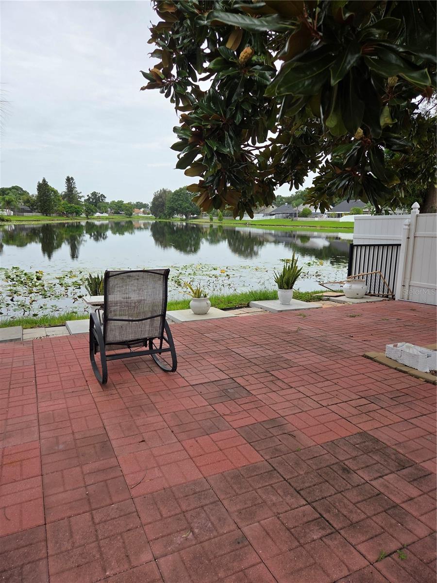 Image 21 of 29 For 8718 Lindenhurst Place