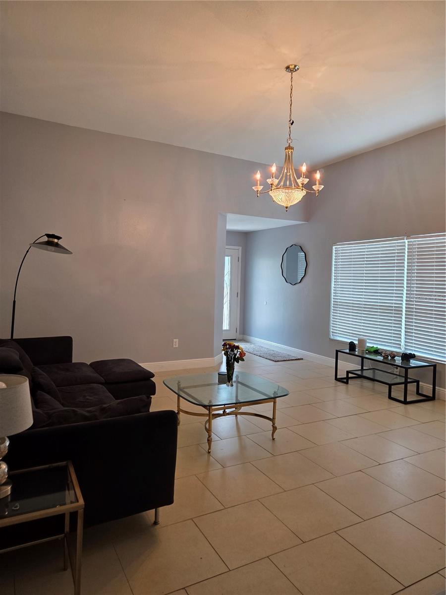 Image 4 of 29 For 8718 Lindenhurst Place