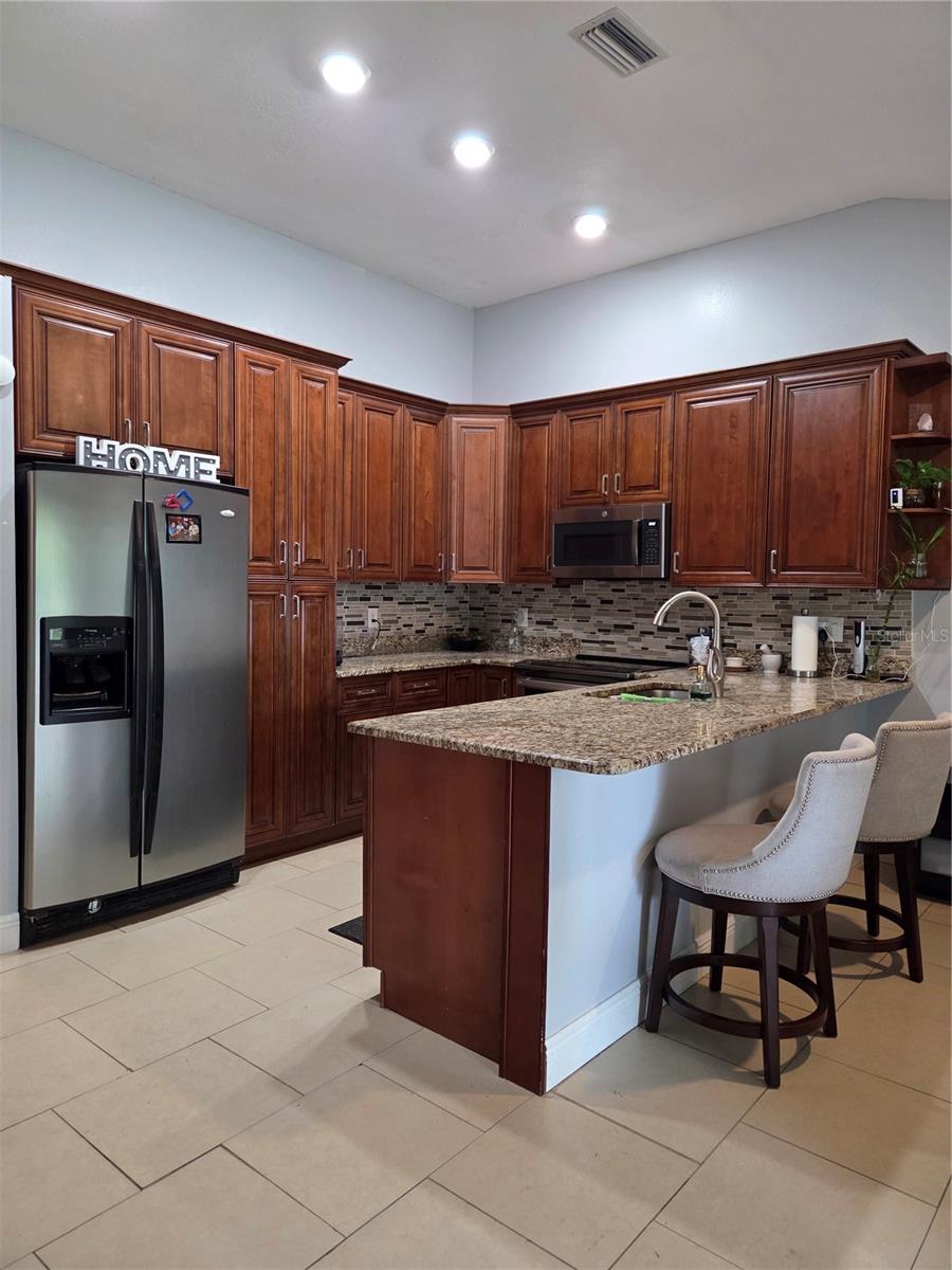 Image 5 of 29 For 8718 Lindenhurst Place
