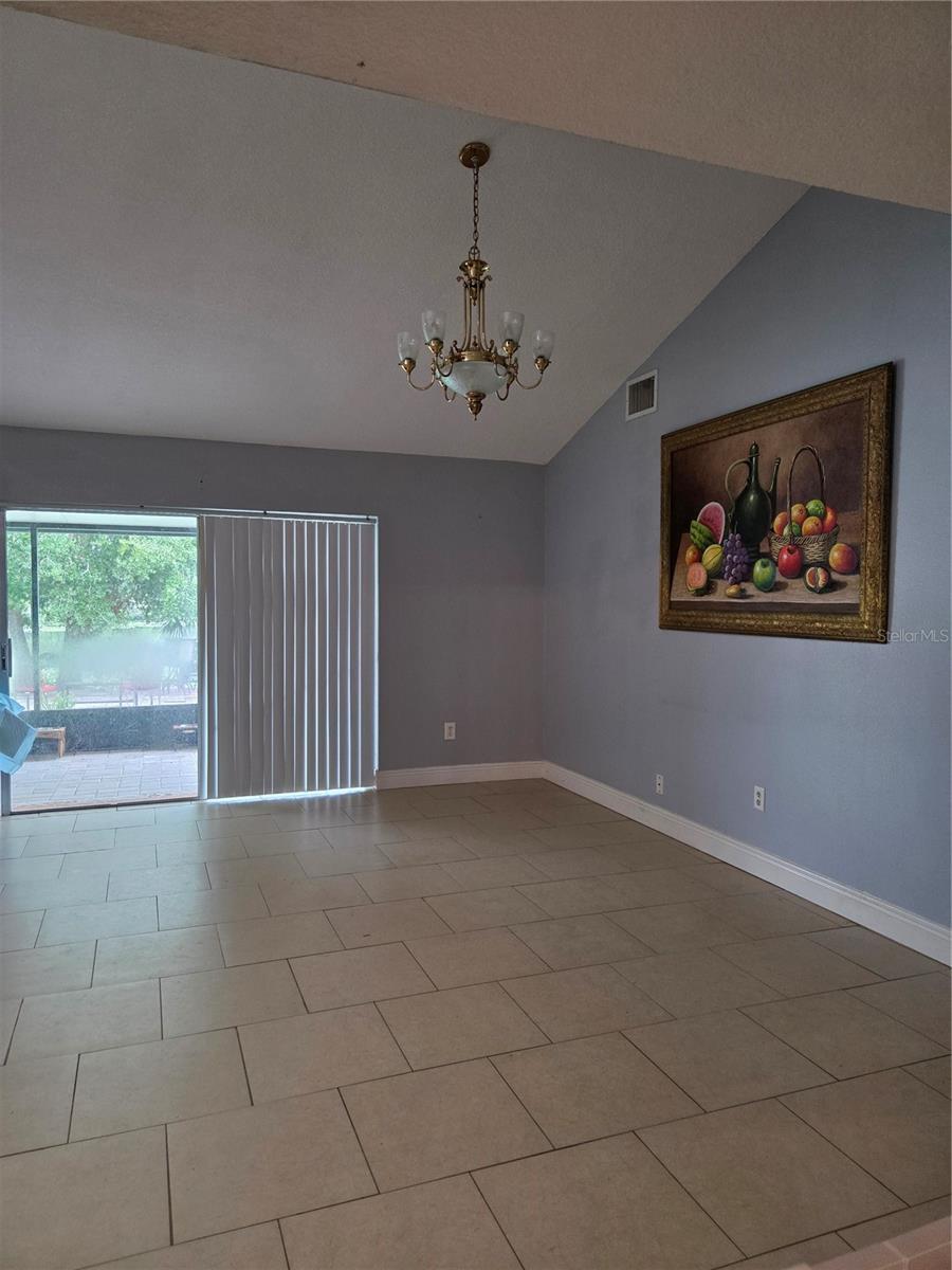 Image 9 of 29 For 8718 Lindenhurst Place