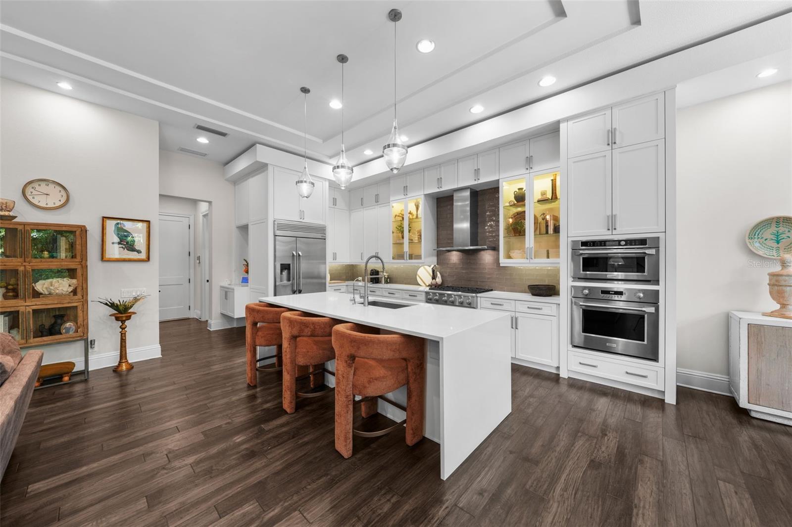 Listing photo id 17 for 4525 Swann Avenue