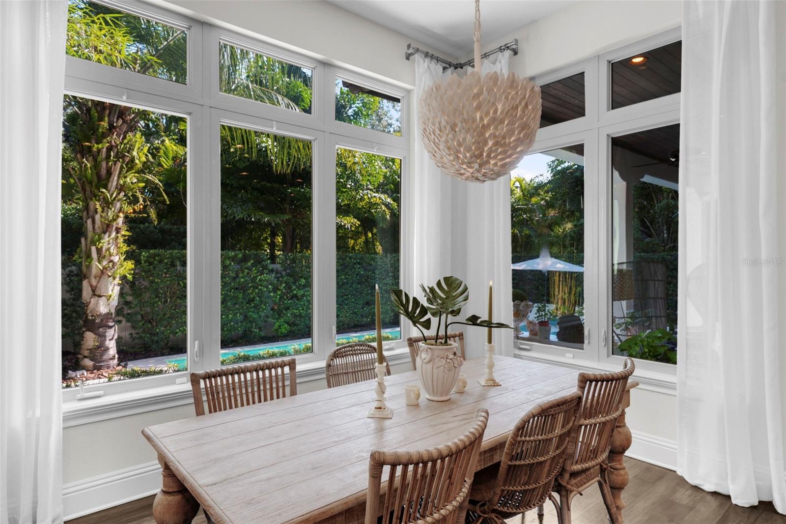 Listing photo id 23 for 4525 Swann Avenue