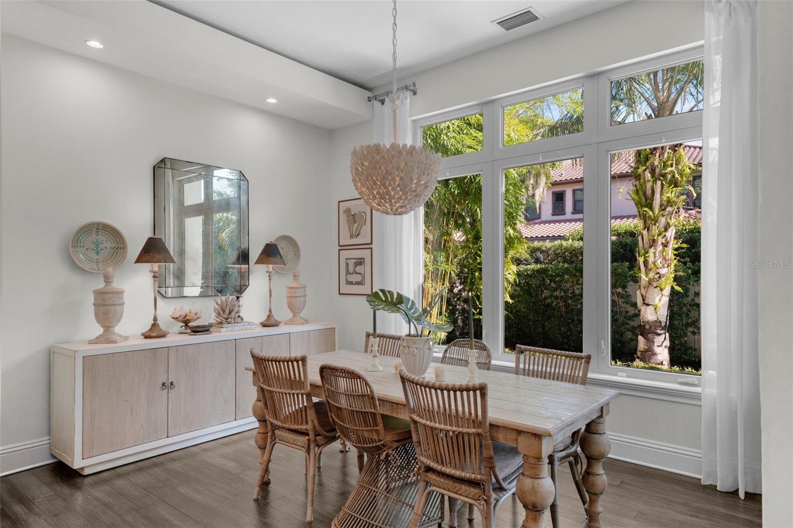 Listing photo id 24 for 4525 Swann Avenue