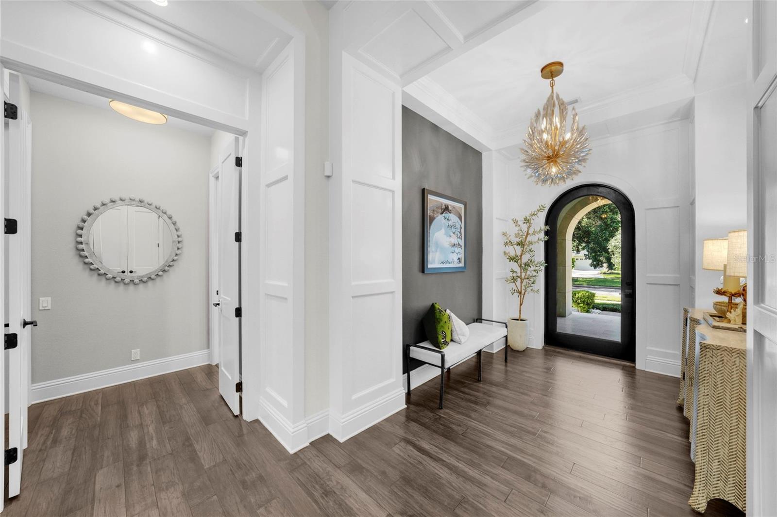 Listing photo id 25 for 4525 Swann Avenue