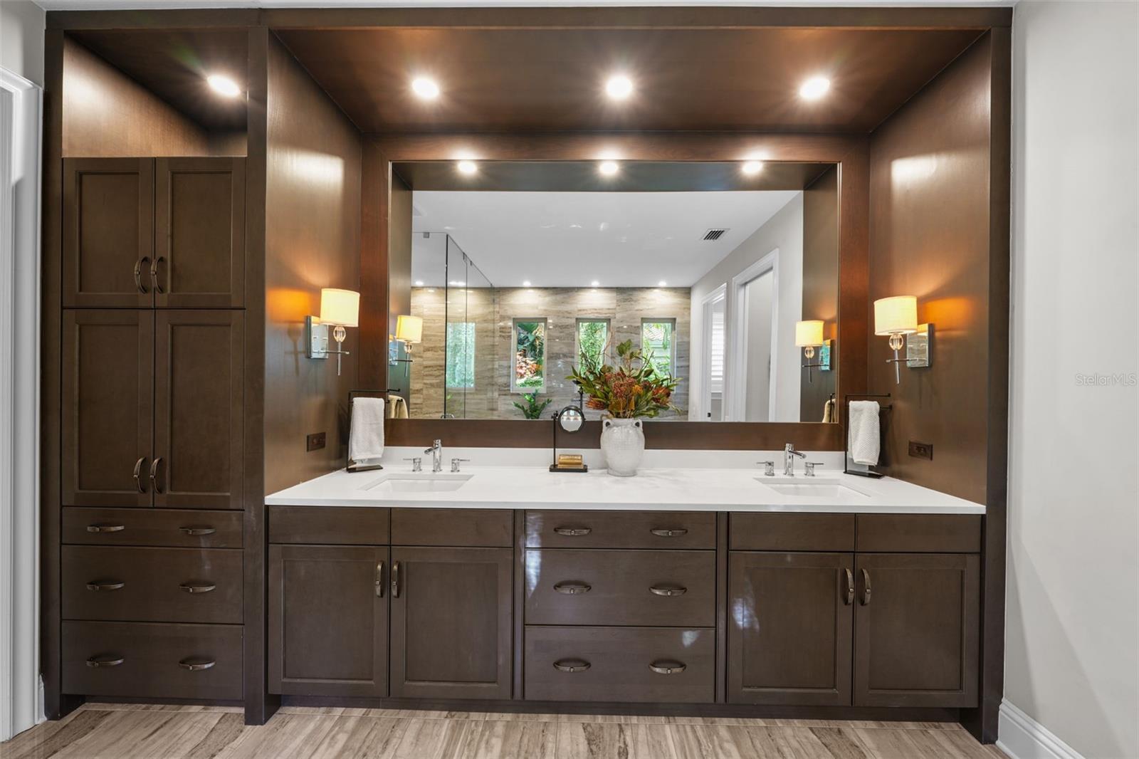 Listing photo id 34 for 4525 Swann Avenue