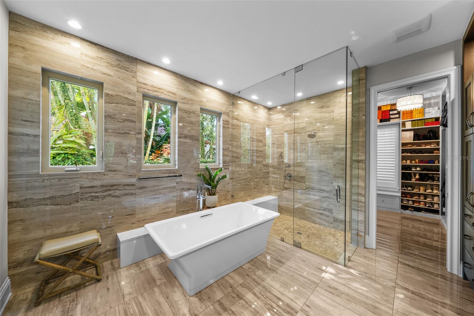 Listing photo id 36 for 4525 Swann Avenue