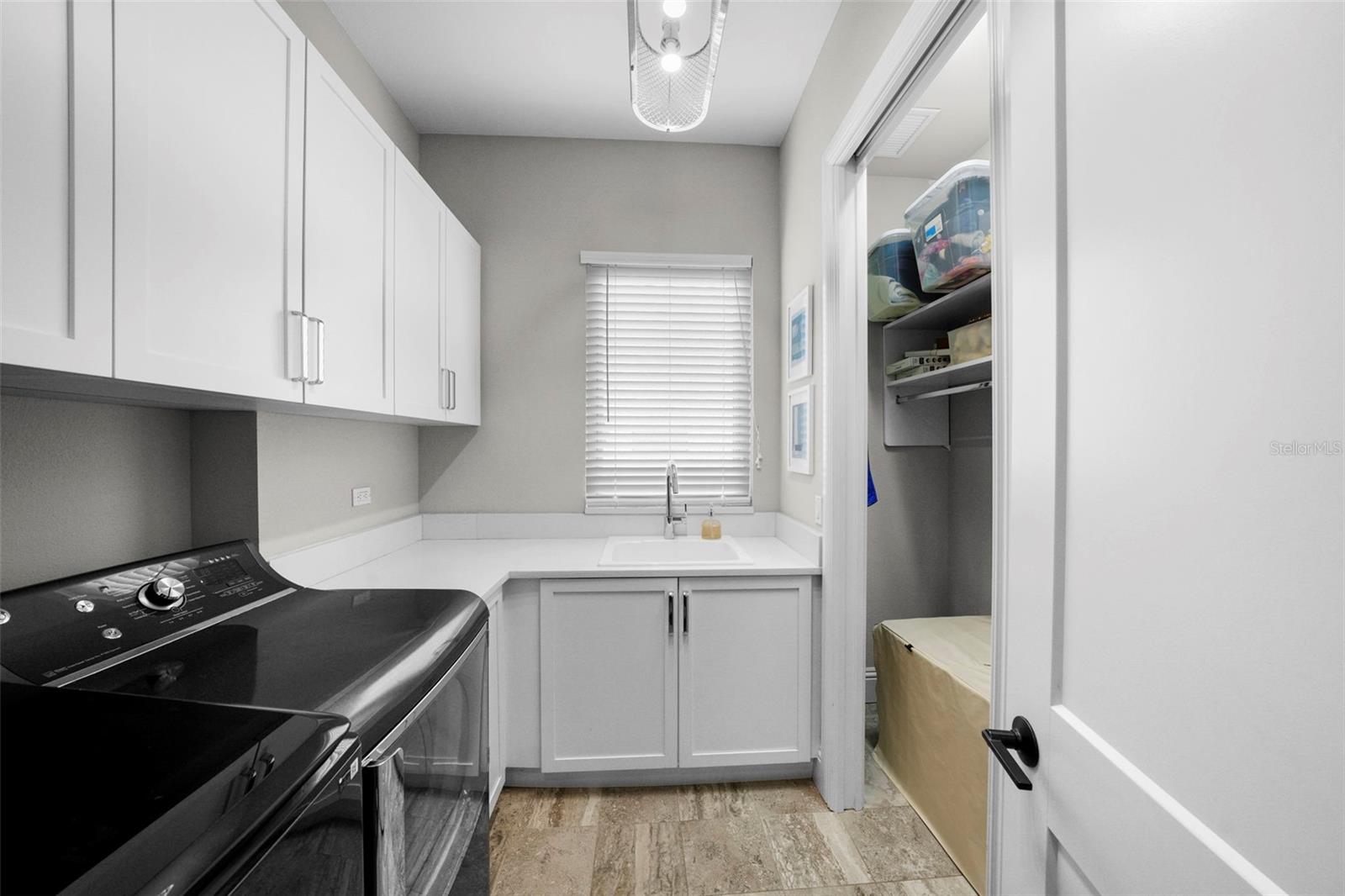 Listing photo id 44 for 4525 Swann Avenue