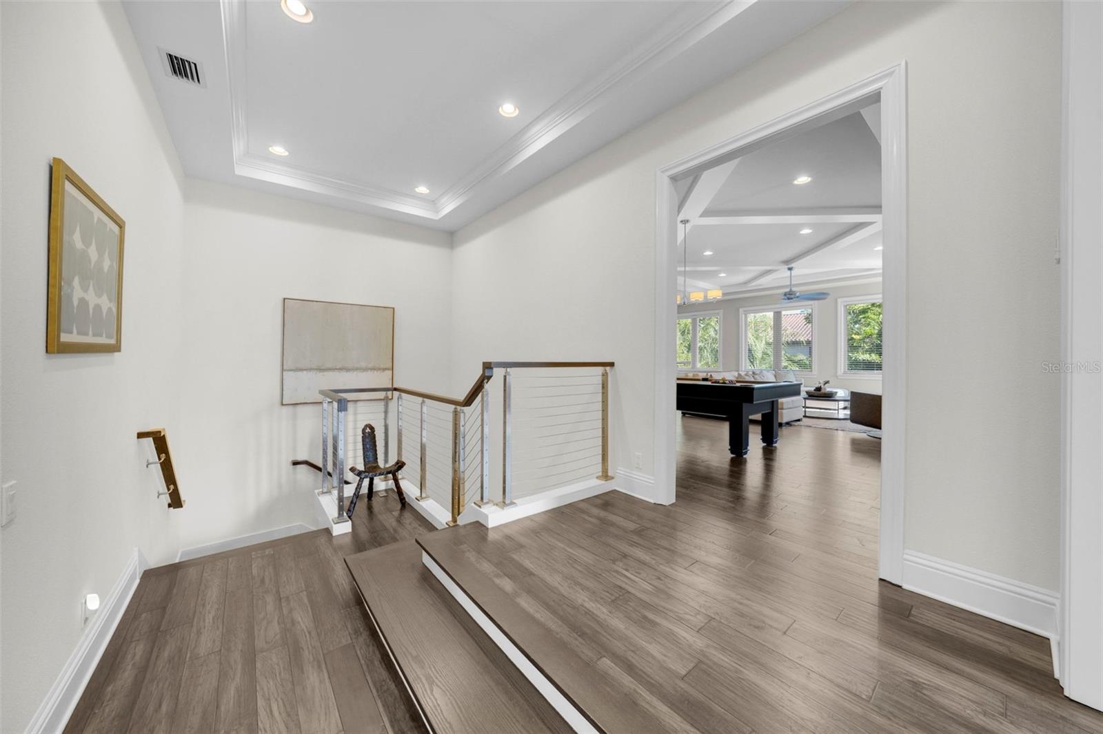 Listing photo id 48 for 4525 Swann Avenue
