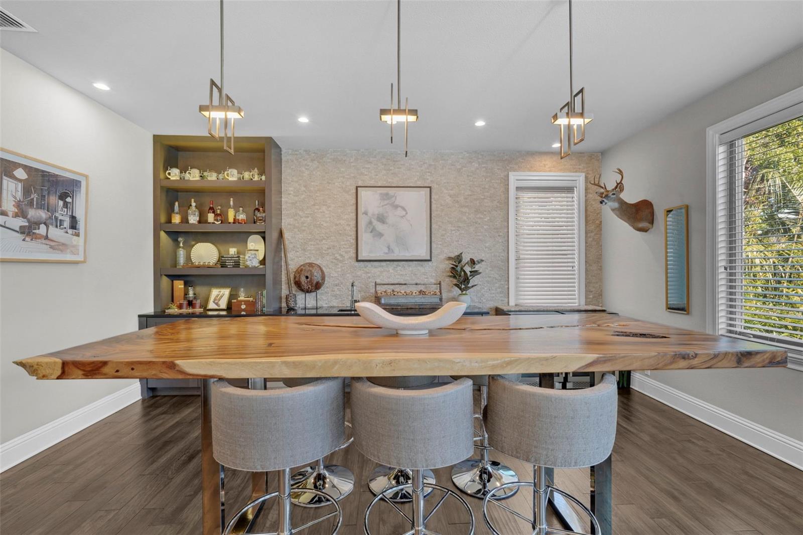Listing photo id 53 for 4525 Swann Avenue