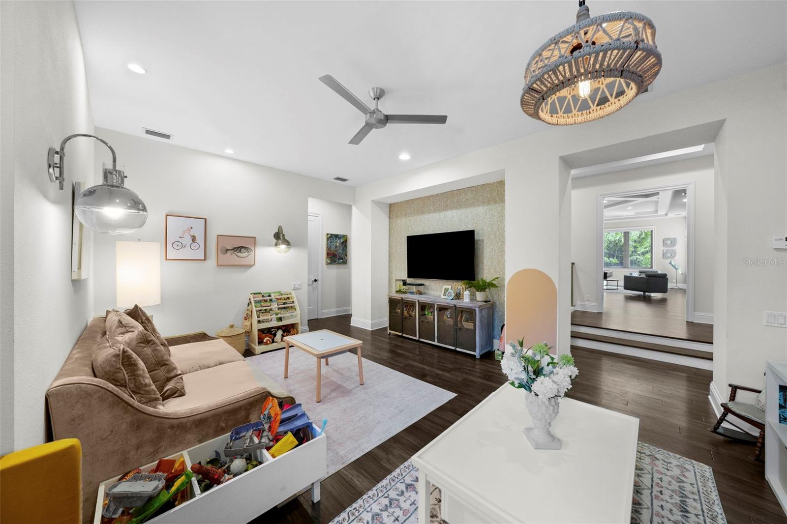 Listing photo id 62 for 4525 Swann Avenue