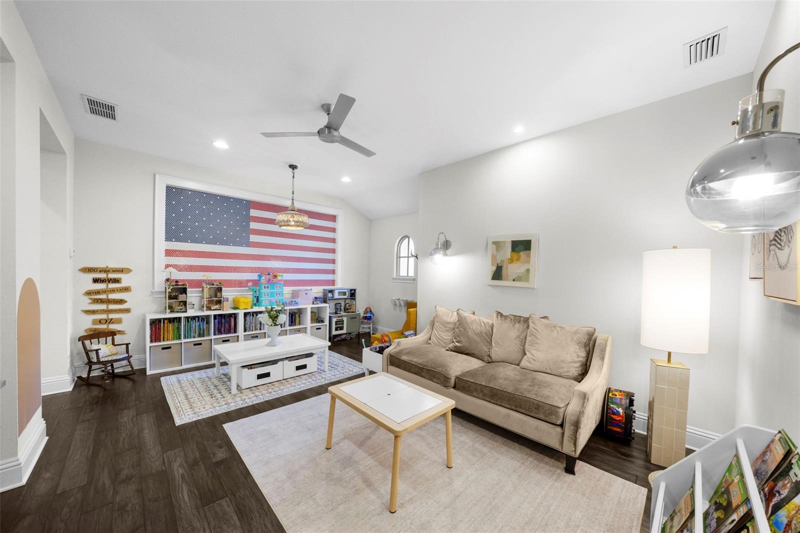 Listing photo id 63 for 4525 Swann Avenue