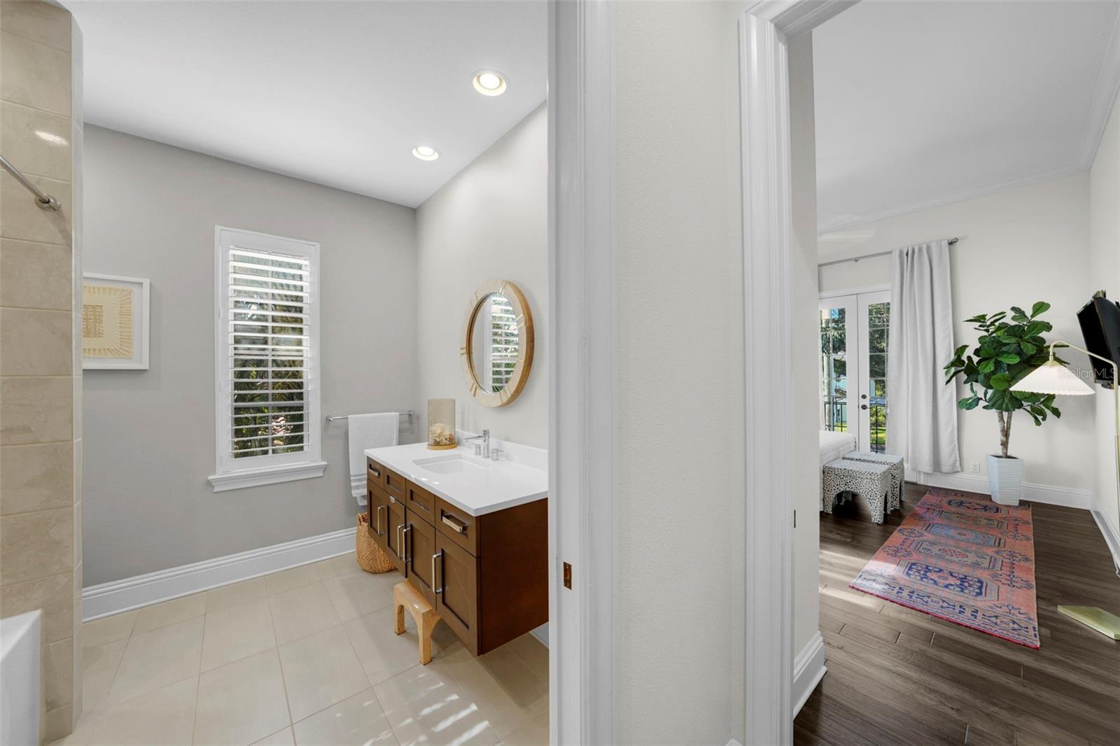 Listing photo id 72 for 4525 Swann Avenue