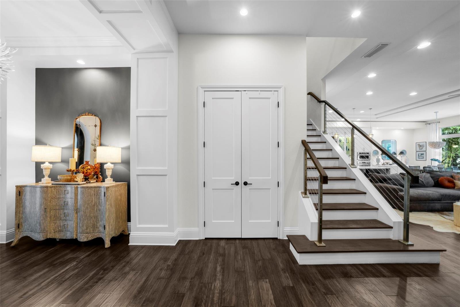 Listing photo id 7 for 4525 Swann Avenue