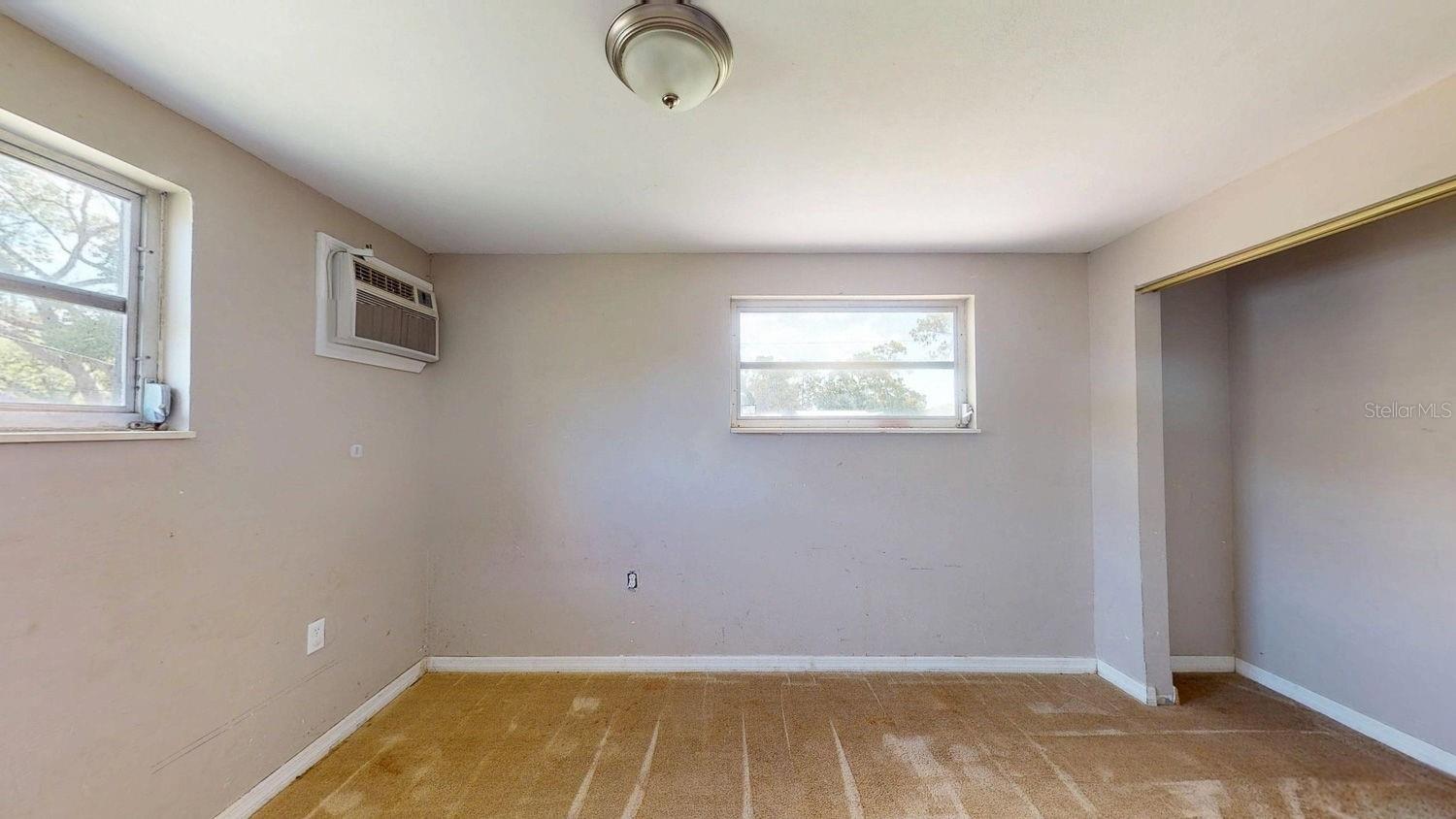 Listing photo id 9 for 12113 Victory Drive