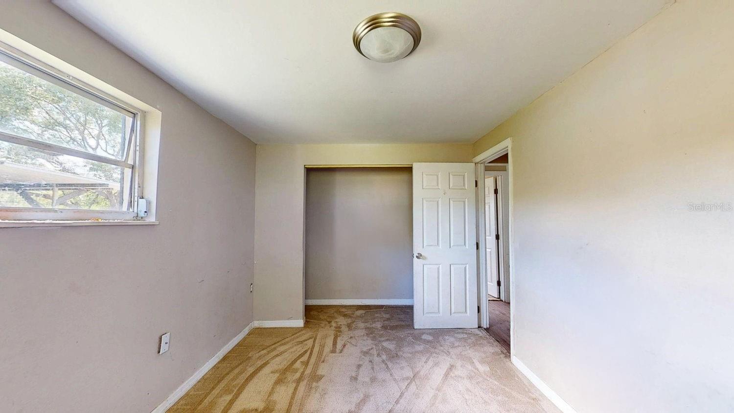 Listing photo id 15 for 12113 Victory Drive