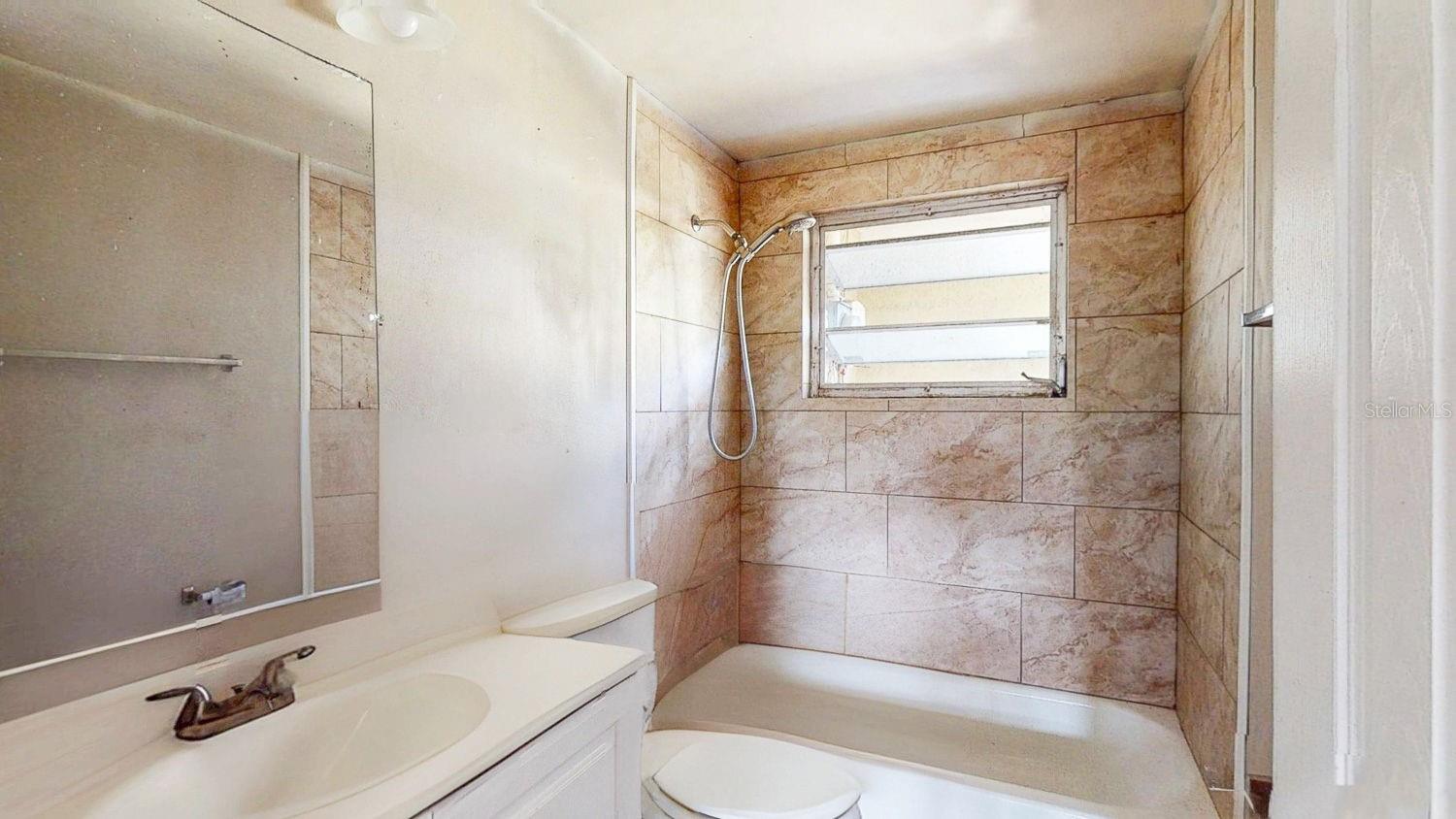 Listing photo id 17 for 12113 Victory Drive