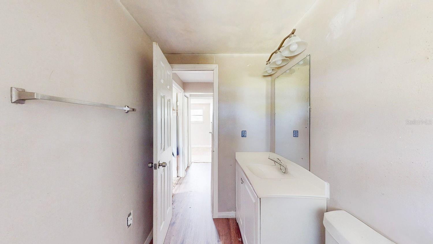 Listing photo id 19 for 12113 Victory Drive
