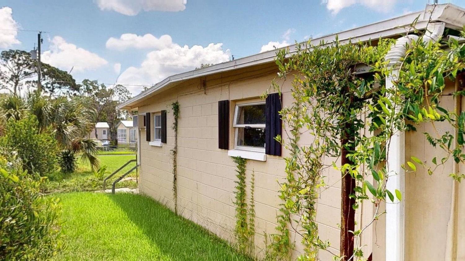 Listing photo id 26 for 12113 Victory Drive