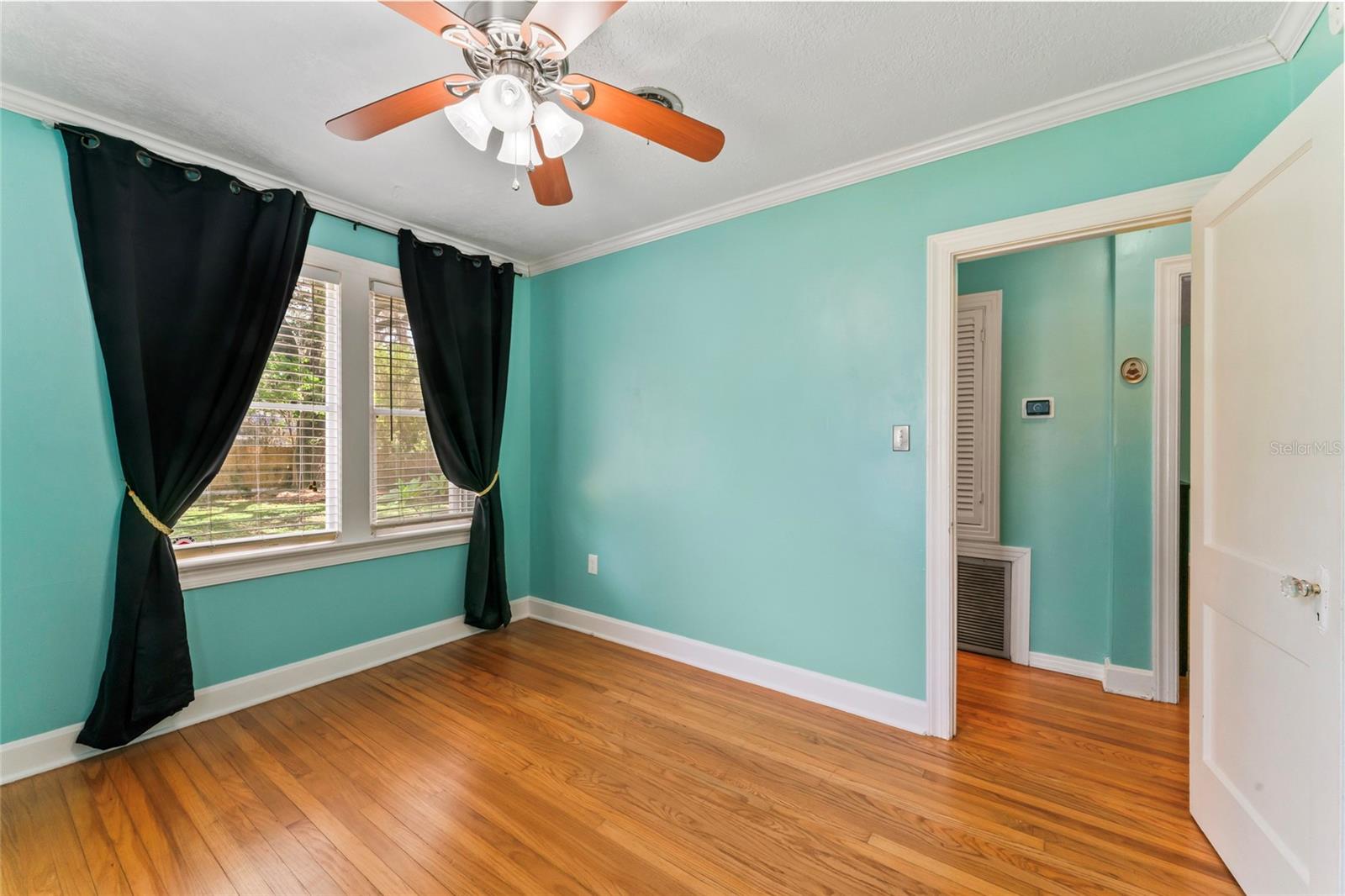 Image 18 of 23 For 1208 Paris Street