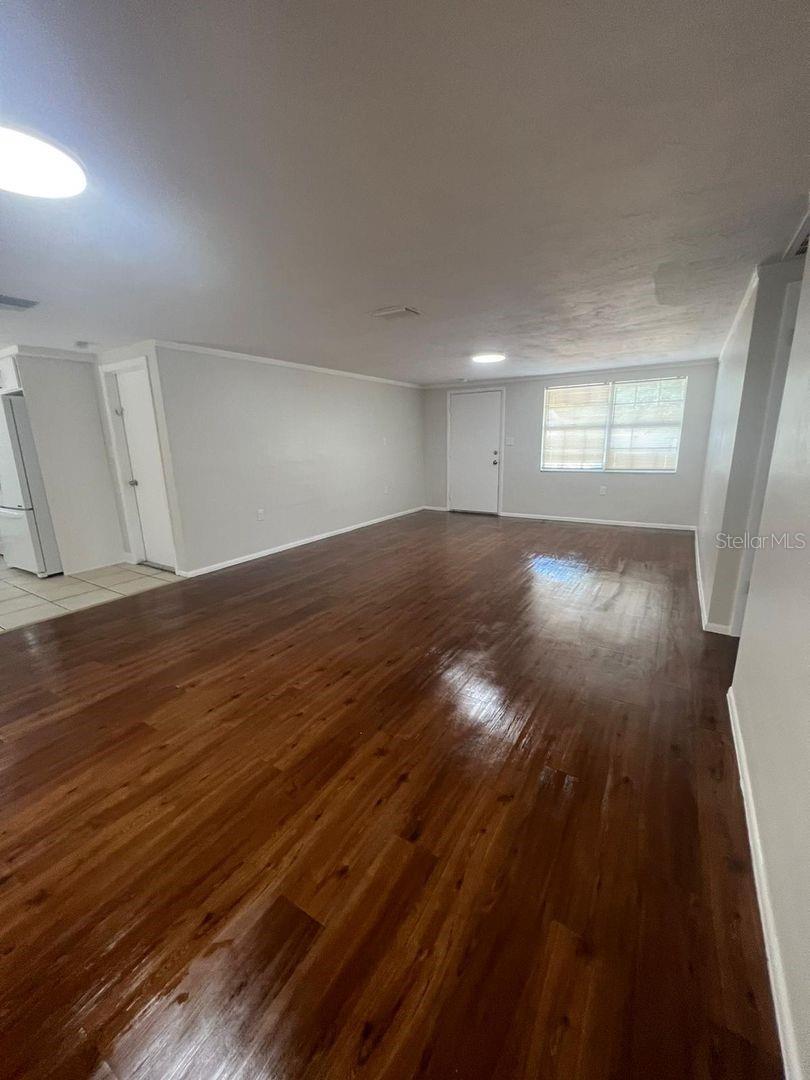 Image 4 of 18 For 9415 Crabtree Lane