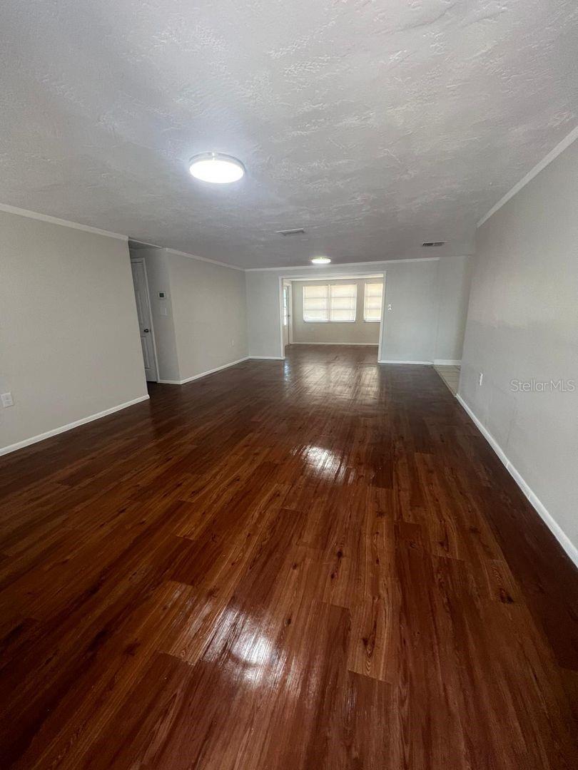 Image 6 of 18 For 9415 Crabtree Lane