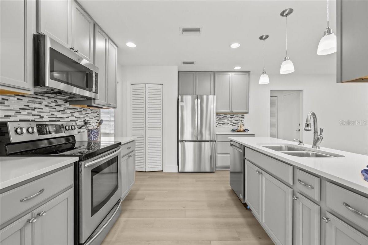 Image 19 of 51 For 3932 Doral Drive