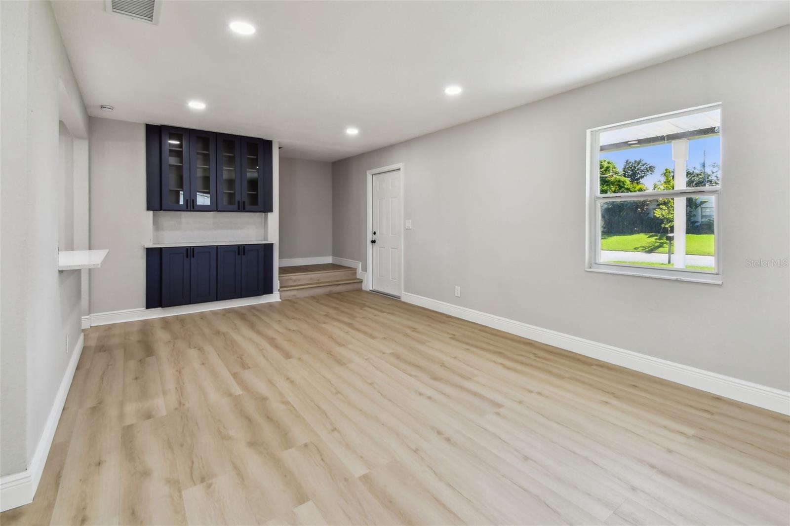 Image 10 of 59 For 7806 Matanzas Avenue